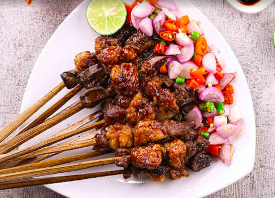 Sate Ayam Pak Rofik: Rasa Legenda di Jalan Trembesi